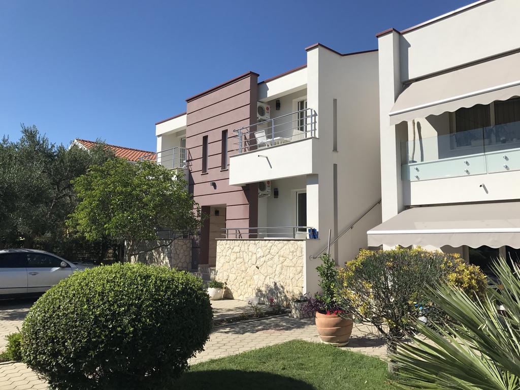 Apartmani Ukalovic Zadar Bagian luar foto